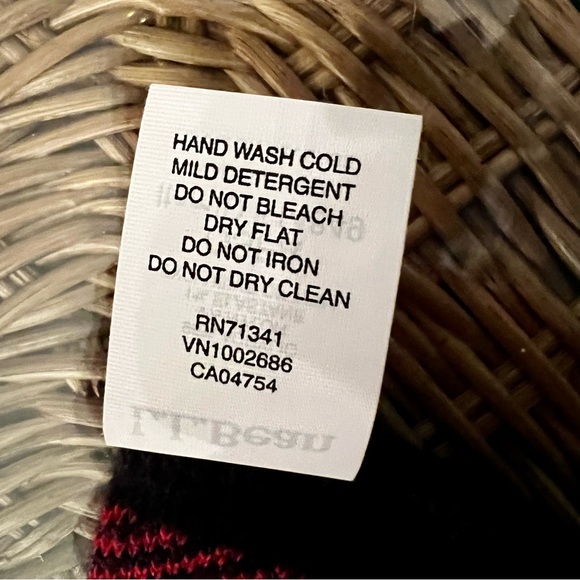 Reversible L.L. Bean Scarf - Picture 3 of 4